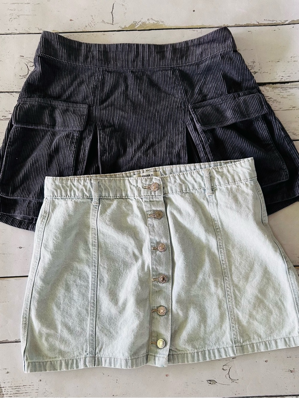 Forever 21 Light Wash Button-Front Denim Mini & wild fable Steal Corduroy Skirts
